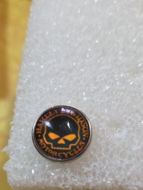 Harley-Davidson Black & Orange Skull Logo Ginger Snap 18mm